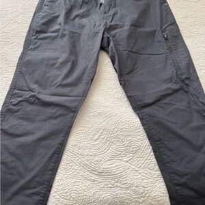 Vuori Men's Charcoal Cargo Pants